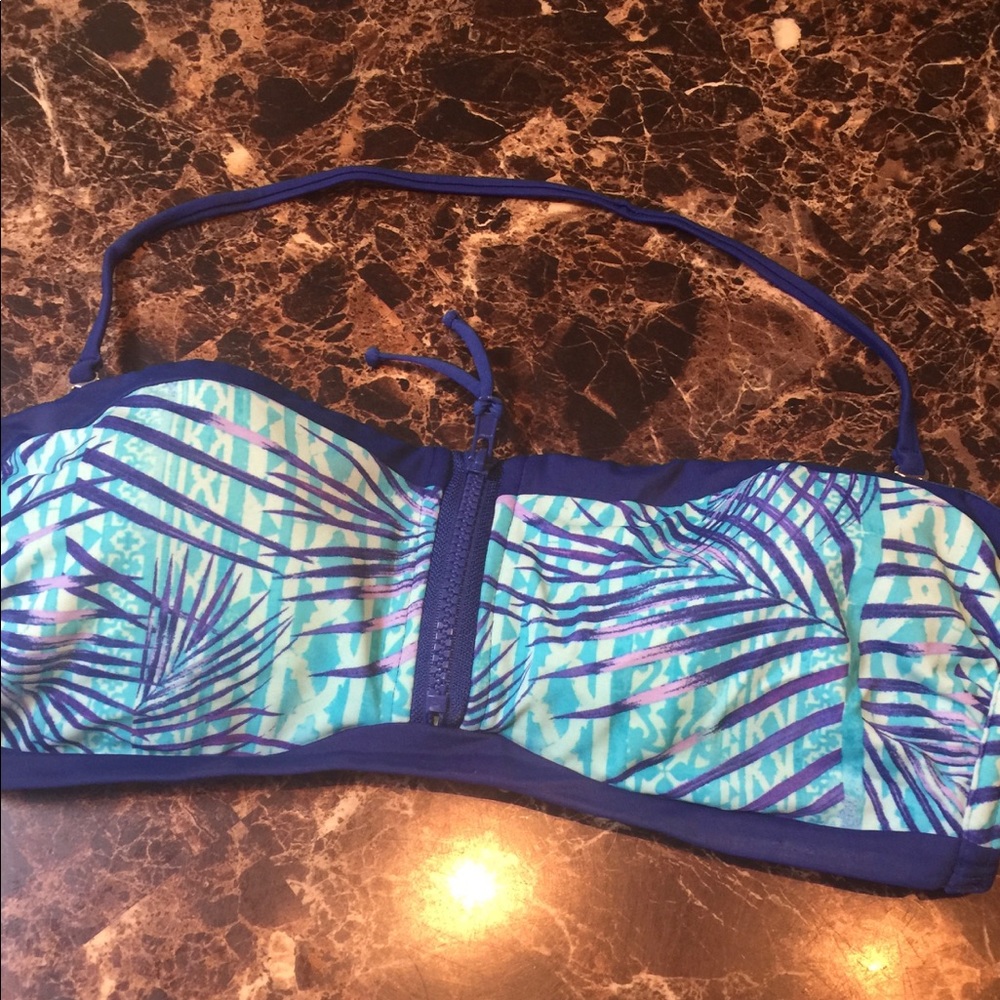 Amore 2 piece Bathing Suit - Picture 4 of 5